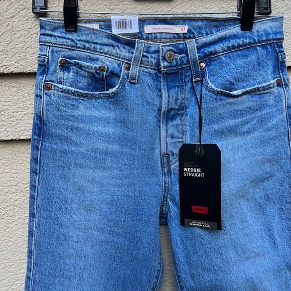 NWT Levi's Wedgie Jeans size 27x28 - Picture 3 of 10